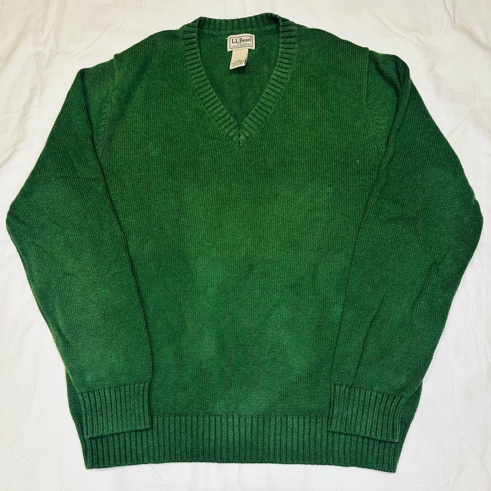 L.L. Bean Men's Forest Green V-Neck Sweater - Picture 3 of 5